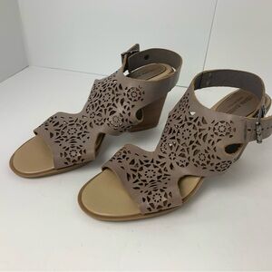Barbara Barbieri Leather Lazer Cut Block Heel Sandals Sz 9 Taupe Open Toe